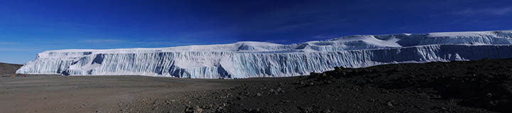 Wie immer falsch: Kilimandscharogletscher lebt, obwohl er gem. Computersimulation längst geschmolzen sein müsste