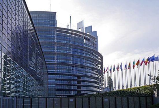 Europaparlamentarier Roger Helmer widerspricht der Klima-Doktrin