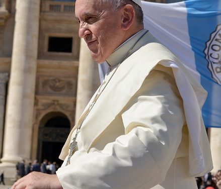 Der Papst sorgt sich mehr um wichtige Probleme wie z.B. Klimawandel, als um Pädophilie in der Kirche