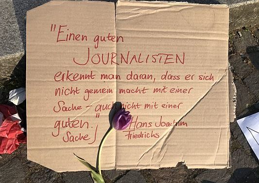 Durchgesickerte E-Mails zeigen, dass die Forderung der Absetzung von Michael Moores neuem Film einzig und allein Zensur ungeliebter Meinungen geschuldet ist