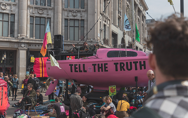 Ignorieren der Realität und wissenschaftlich verbrämte Märchen sollen linke Ideologie stützen