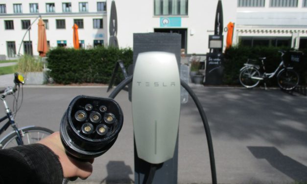 Die NZZ erklärt das Elektroauto zum werdenden „Normalfall“