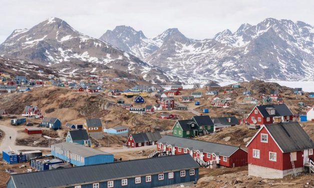 Grönländi­sche Eisdecke schmilzt aufgrund geother­mischer Aktivitäten von unten her