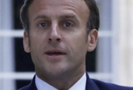 Emmanuel Macron versucht seriös zu werden