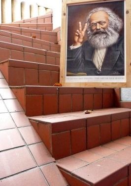 Elektro-Fahrzeuge: Subventionen, Phantaste&shy;reien und Realitäten