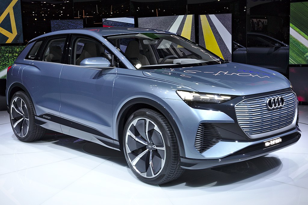 1024px-Audi_Q4_e-tron_concept_Genf_2019_