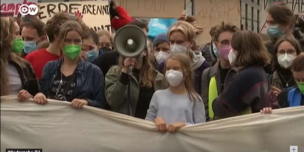 „Deutschland ist ein Klima-Schurke“: Greta Thunberg vorm Reichstag – Wahlkampfschau für die Grünen