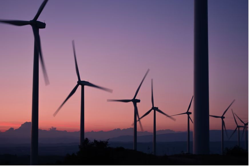 Die Windkraft bringt keinen nennenswerten zusätzlichen Strom, verursacht aber gigantische Kosten für die Steuerzahler und die Umwelt