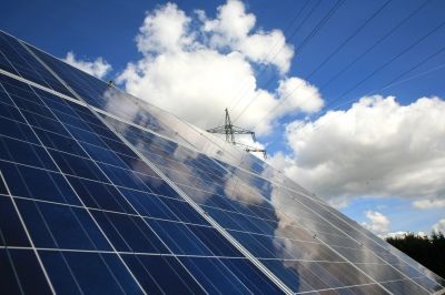 Warum „billige“ Solarenergie die Energiepreise steigen lässt