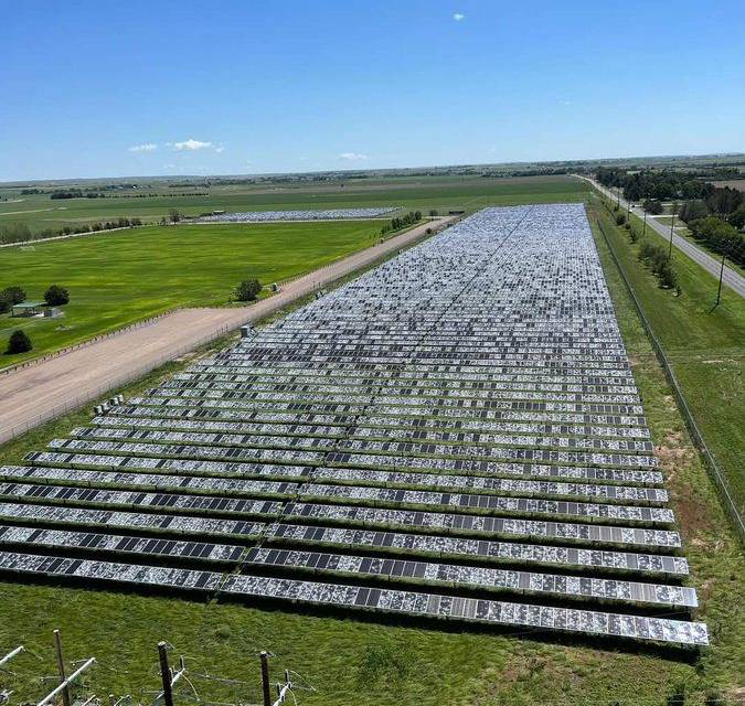 Großer Solarpark in Nebraska durch einen einzigen Hagelsturm in Stücke zerschlagen