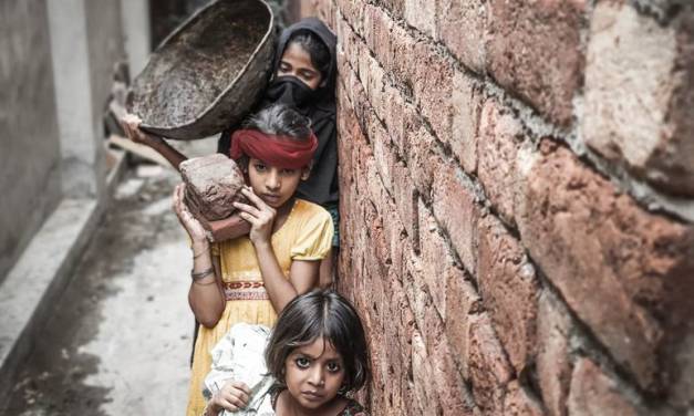 Die Technokraten fallen, weil ihre Ideologie versagt