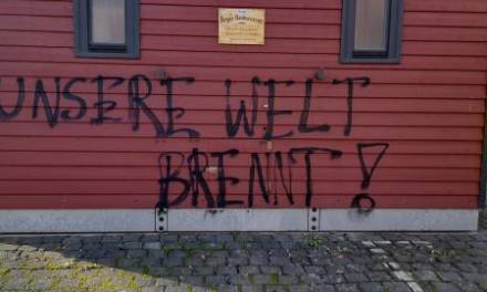 „Das ist eine dumme Frage“: John Kerry blafft einen Reporter an als dieser ihn nach seinem „CO2-Fußabdruck“ in Davos fragte