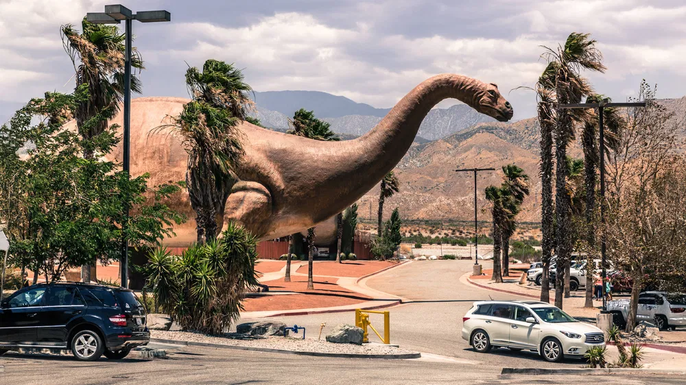 Ein Bild, das draußen, Säugetier, Auto, Fahrzeug enthält. KI-generierte Inhalte können fehlerhaft sein.