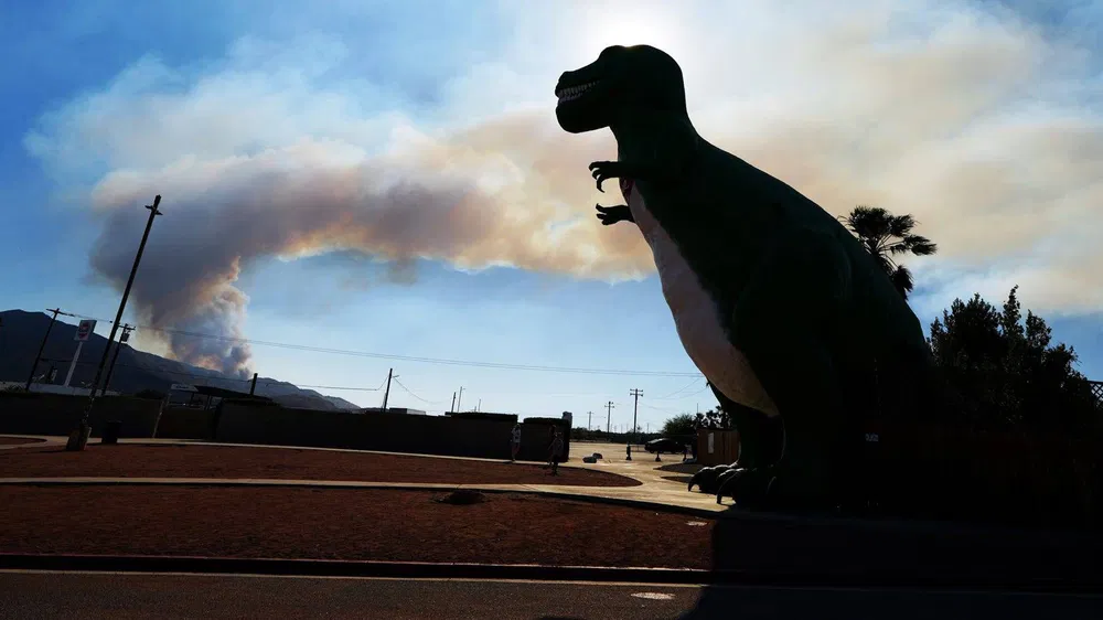 Ein Bild, das Himmel, draußen, Wolke, Statue enthält. KI-generierte Inhalte können fehlerhaft sein.