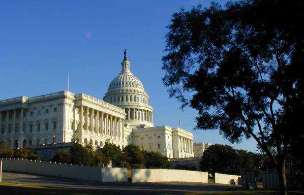 Republikaner ließen „Rahmenkonzept für CO2-Steuer“ durch das Haushaltsgesetz schlüpfen, warnen Gegner.